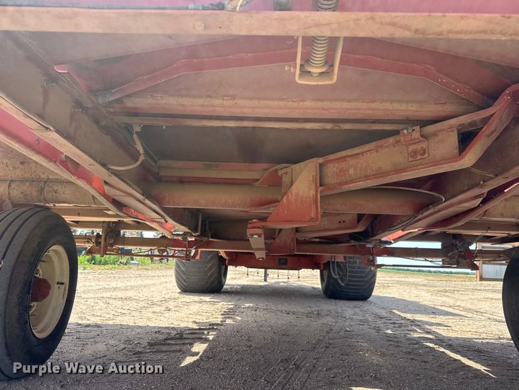 image for item NA9325 2006 Hesston 4790 large square baler