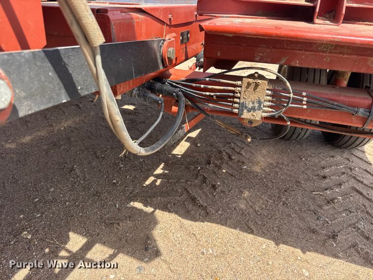 image for item NA9325 2006 Hesston 4790 large square baler