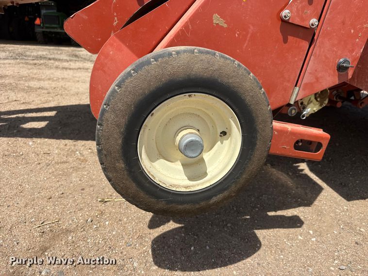 image for item NA9325 2006 Hesston 4790 large square baler