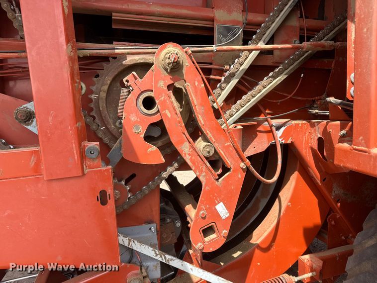 image for item NA9325 2006 Hesston 4790 large square baler