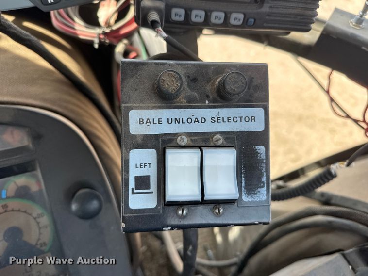 image for item NA9325 2006 Hesston 4790 large square baler