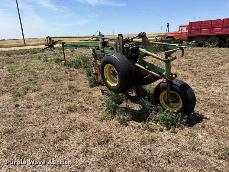 image for item NA9326 John Deere 2350-2450 plow