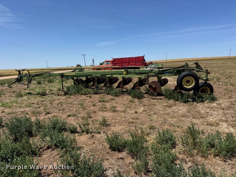 image for item NA9326 John Deere 2350-2450 plow