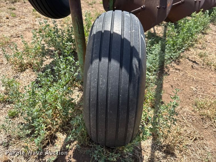 image for item NA9326 John Deere 2350-2450 plow