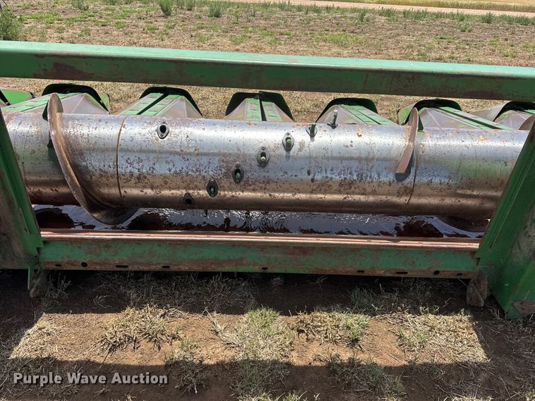 image for item NA9330 John Deere 835A all-crop head