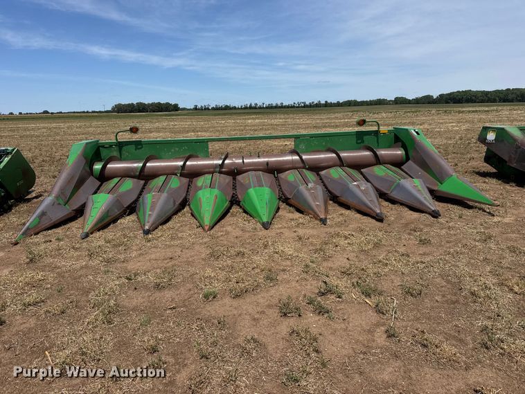 image for item NA9331 John Deere 853A all-crop head