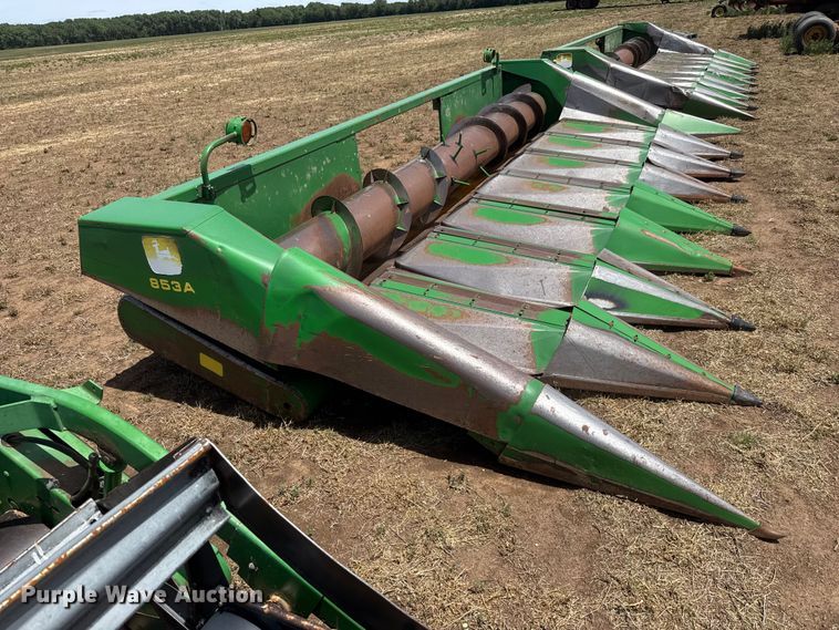 image for item NA9331 John Deere 853A all-crop head