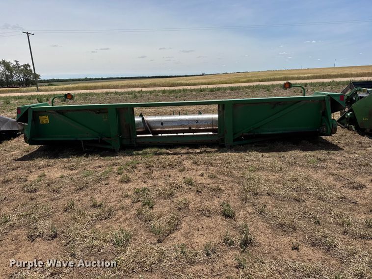 image for item NA9331 John Deere 853A all-crop head