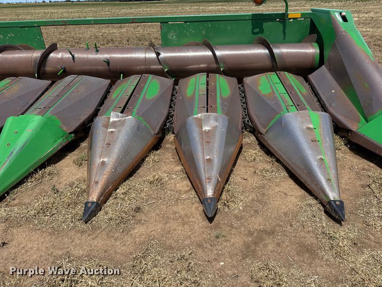 image for item NA9331 John Deere 853A all-crop head
