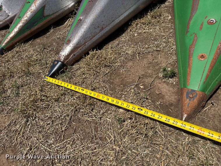 image for item NA9331 John Deere 853A all-crop head