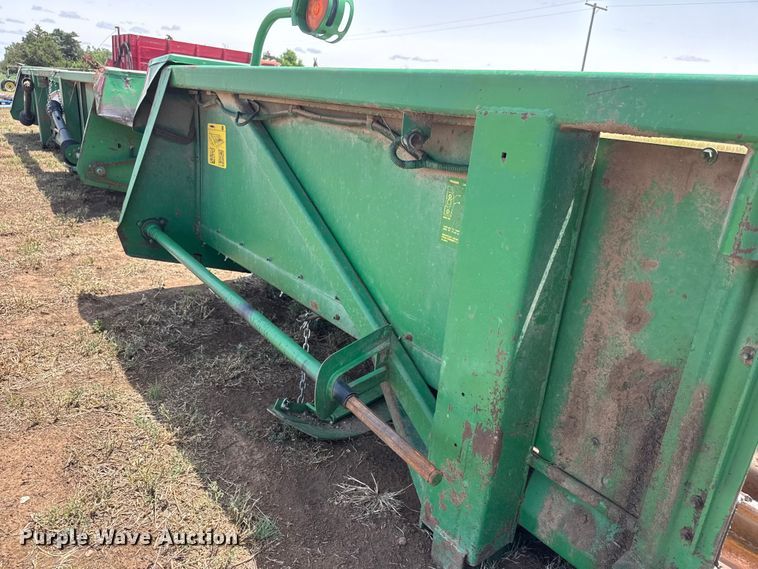 image for item NA9331 John Deere 853A all-crop head