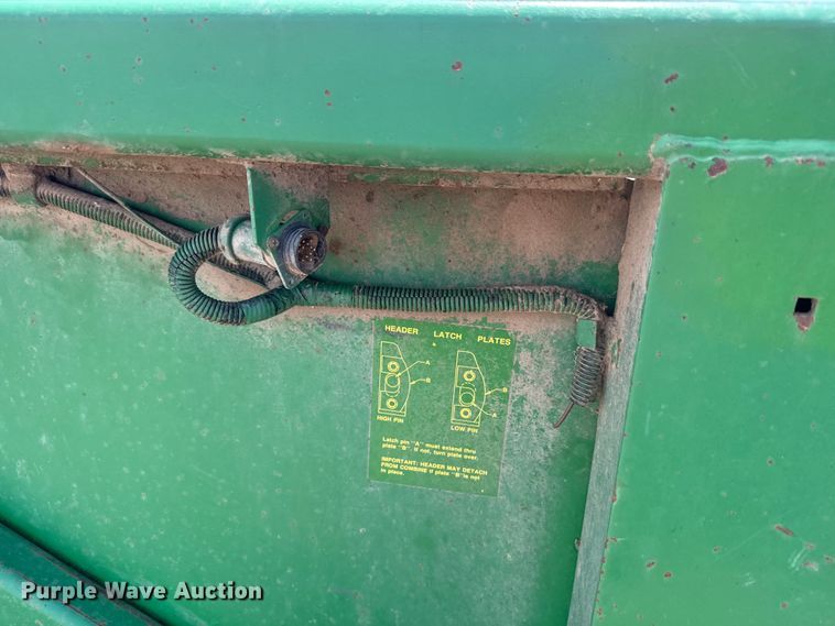 image for item NA9331 John Deere 853A all-crop head