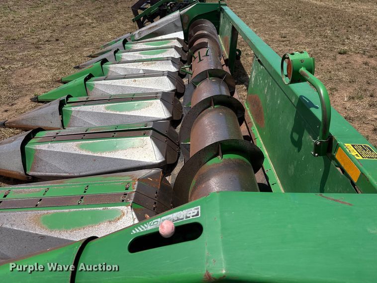 image for item NA9331 John Deere 853A all-crop head