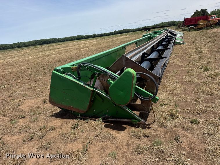 image for item NA9332 John Deere 930 rigid head