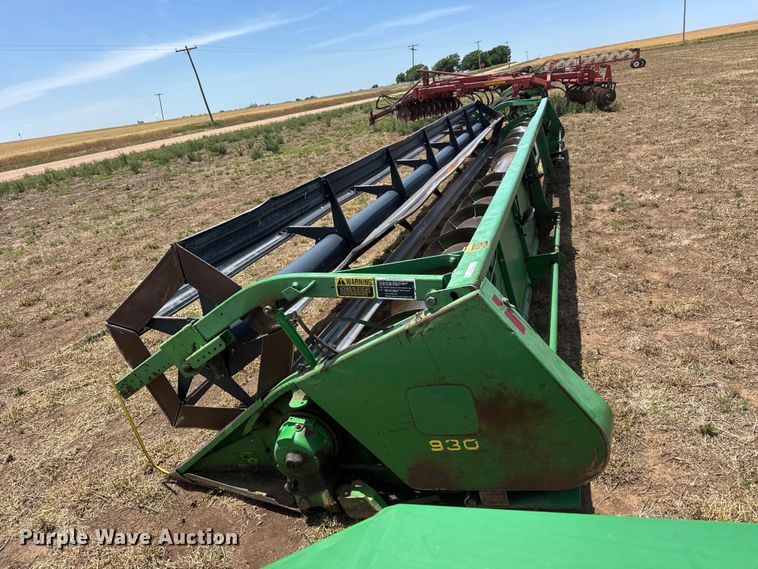 image for item NA9332 John Deere 930 rigid head