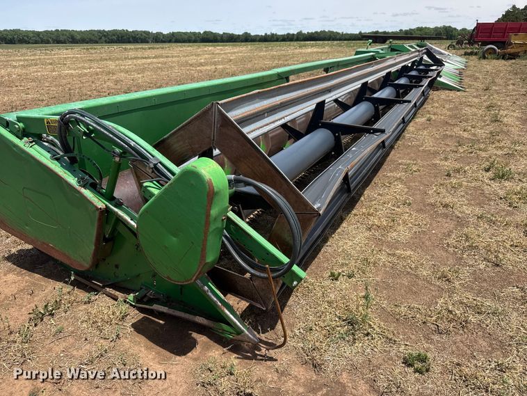 image for item NA9332 John Deere 930 rigid head