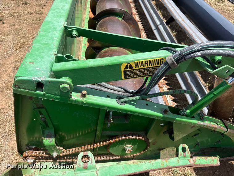 image for item NA9332 John Deere 930 rigid head