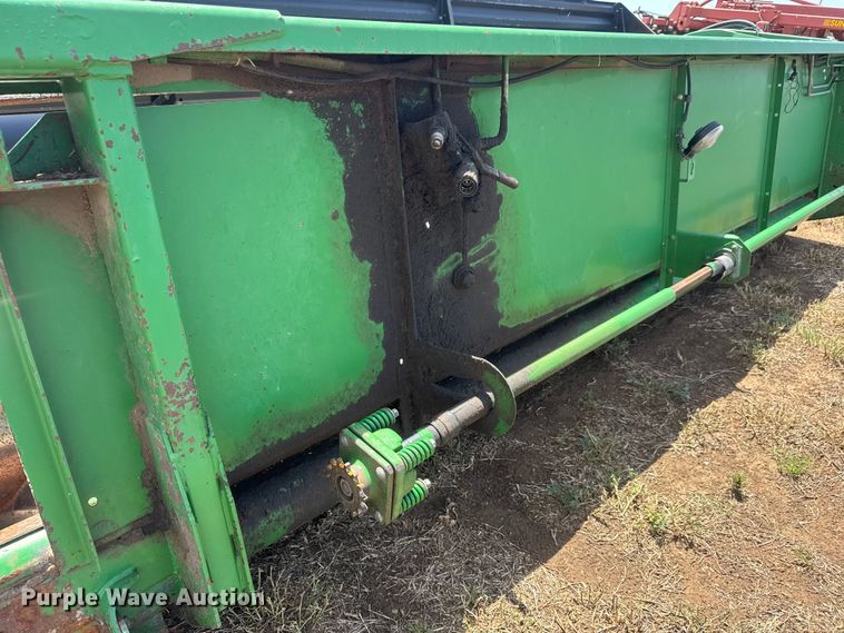 image for item NA9332 John Deere 930 rigid head