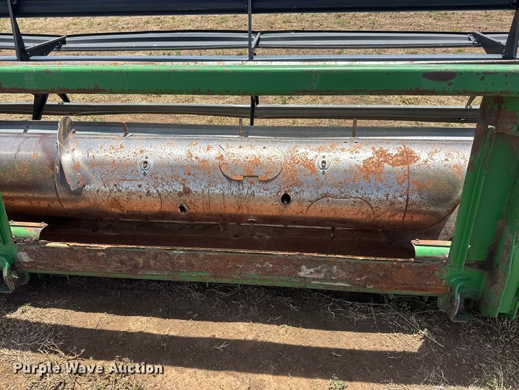 image for item NA9332 John Deere 930 rigid head