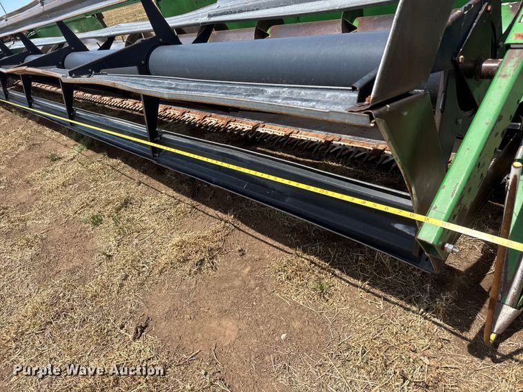 image for item NA9332 John Deere 930 rigid head