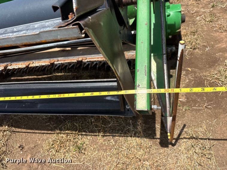 image for item NA9332 John Deere 930 rigid head