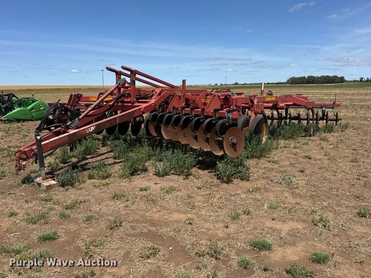 image for item NA9333 Sunflower 4510-15 tandem disk