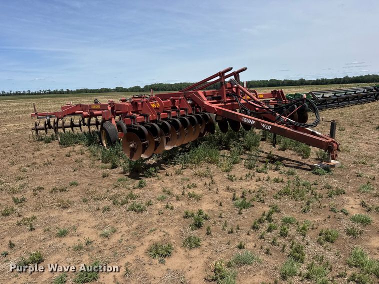 image for item NA9333 Sunflower 4510-15 tandem disk