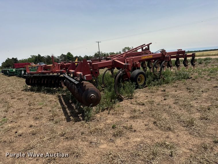image for item NA9333 Sunflower 4510-15 tandem disk