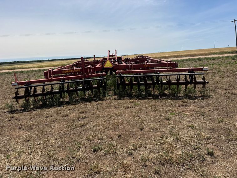 image for item NA9333 Sunflower 4510-15 tandem disk