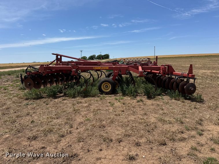 image for item NA9333 Sunflower 4510-15 tandem disk