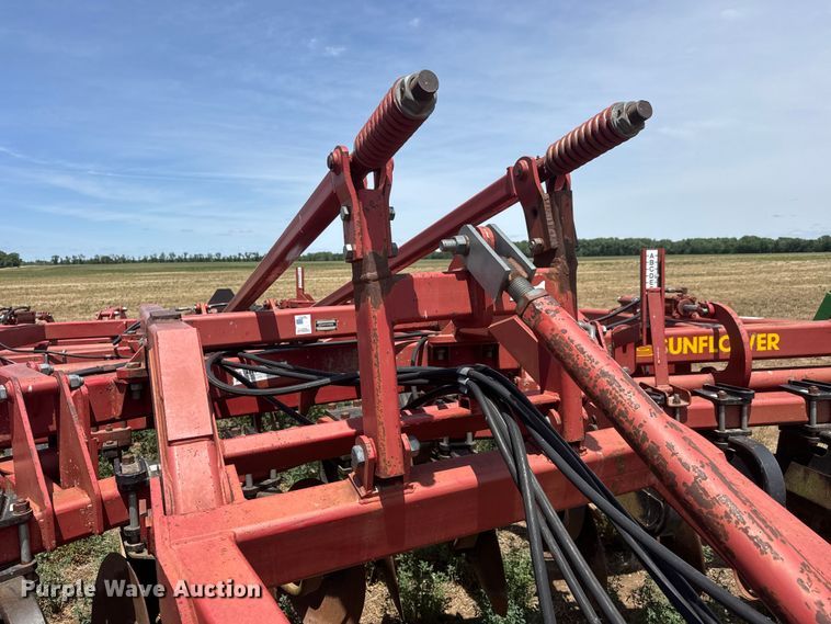 image for item NA9333 Sunflower 4510-15 tandem disk