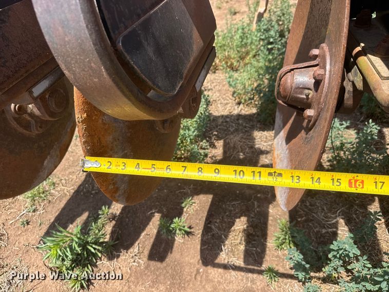 image for item NA9333 Sunflower 4510-15 tandem disk