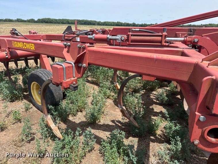 image for item NA9333 Sunflower 4510-15 tandem disk