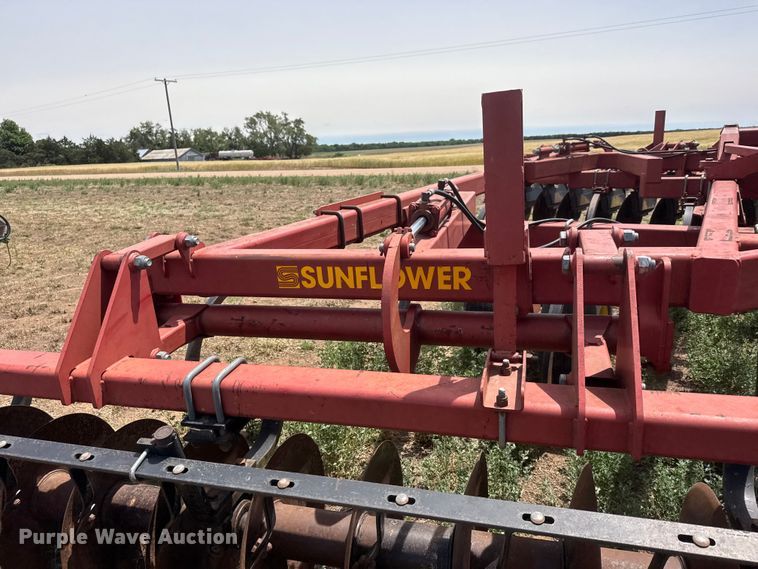 image for item NA9333 Sunflower 4510-15 tandem disk