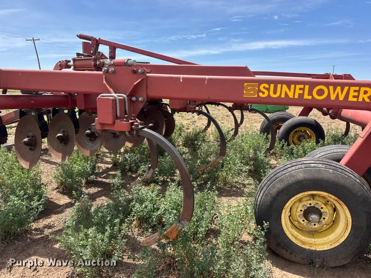 image for item NA9333 Sunflower 4510-15 tandem disk
