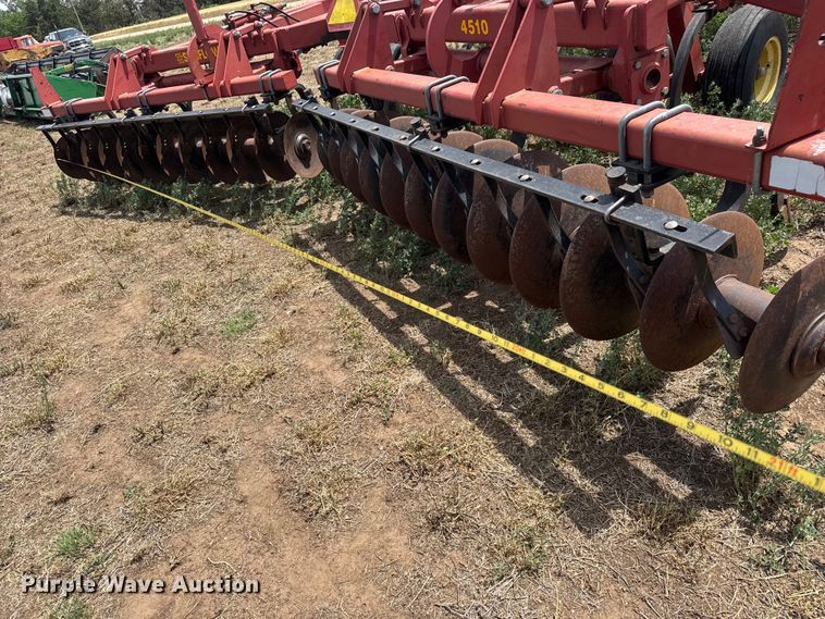 image for item NA9333 Sunflower 4510-15 tandem disk