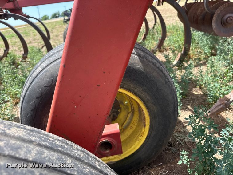 image for item NA9333 Sunflower 4510-15 tandem disk