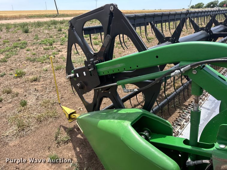 image for item NA9334 John Deere 635F HydraFlex flex head