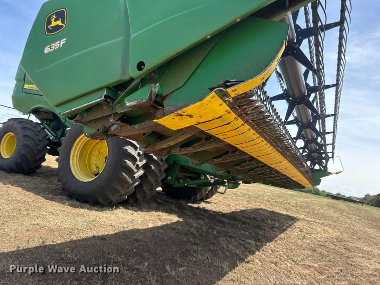 image for item NA9334 John Deere 635F HydraFlex flex head