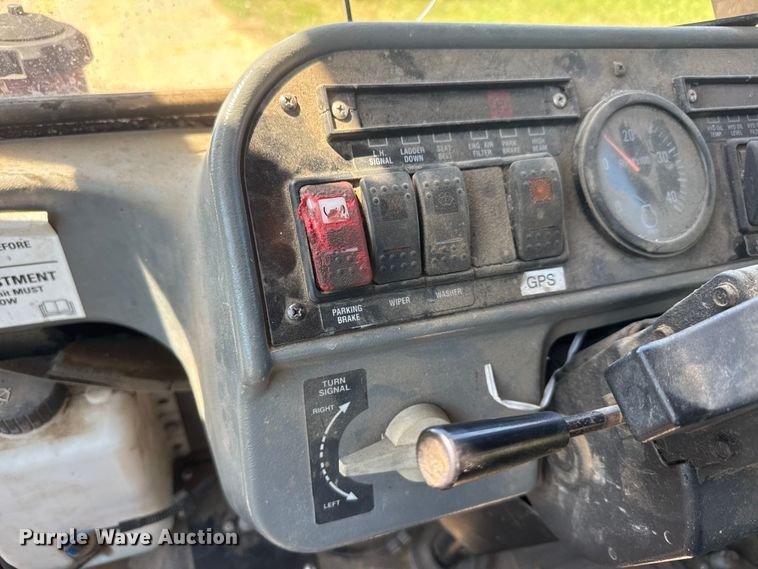 image for item NA9376 2002 Case IH SPX3150 Patriot sprayer
