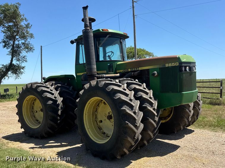 image for item NA9377 1984 John Deere 8650 4WD tractor