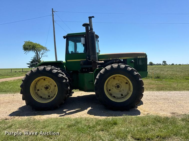 image for item NA9377 1984 John Deere 8650 4WD tractor