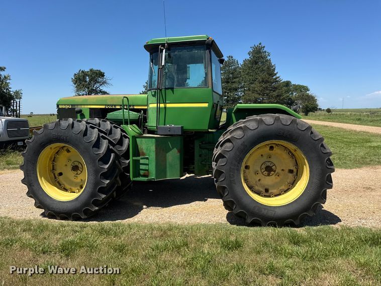 image for item NA9377 1984 John Deere 8650 4WD tractor