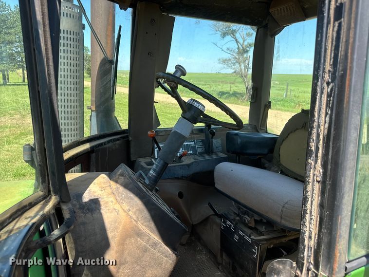 image for item NA9377 1984 John Deere 8650 4WD tractor