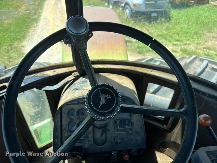 image for item NA9377 1984 John Deere 8650 4WD tractor