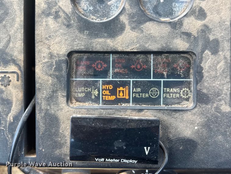 image for item NA9377 1984 John Deere 8650 4WD tractor