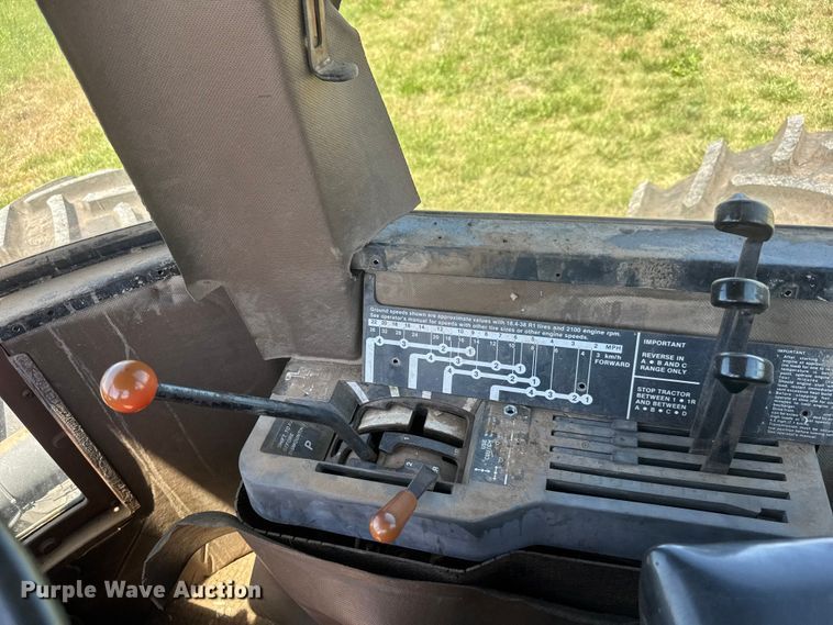 image for item NA9377 1984 John Deere 8650 4WD tractor