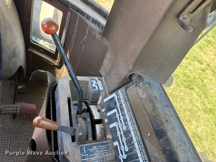 image for item NA9377 1984 John Deere 8650 4WD tractor