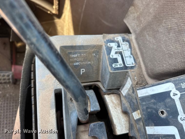 image for item NA9377 1984 John Deere 8650 4WD tractor