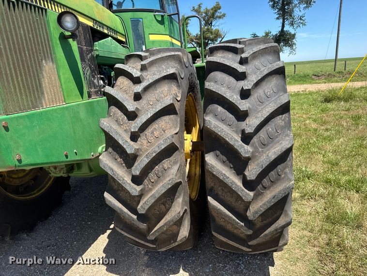 image for item NA9377 1984 John Deere 8650 4WD tractor